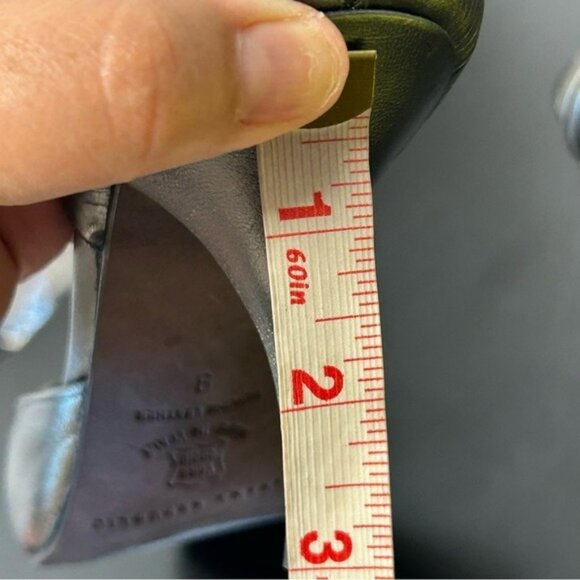 Banana Republic Women's Metallic Open-Toe 3" Heels Size‎ 9 *Small flaw - Picture 11 of 11